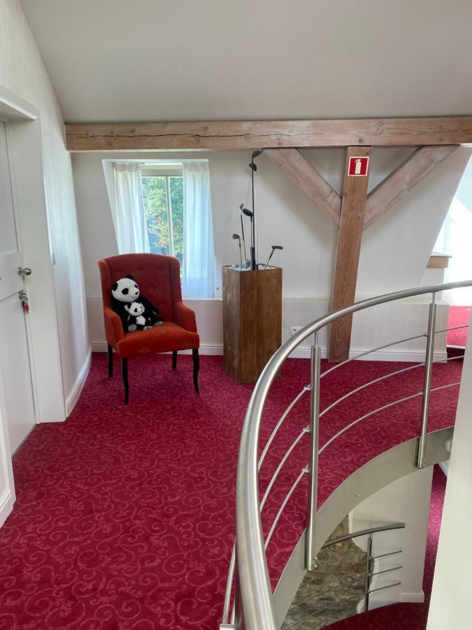 La Chambre Du Chateau De Bernalmont Liegi Esterno foto