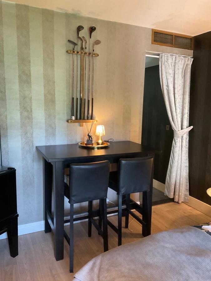 La Chambre Du Chateau De Bernalmont Liegi Esterno foto