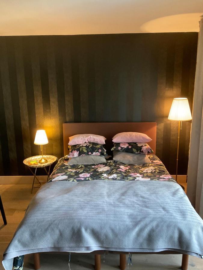 La Chambre Du Chateau De Bernalmont Liegi Esterno foto